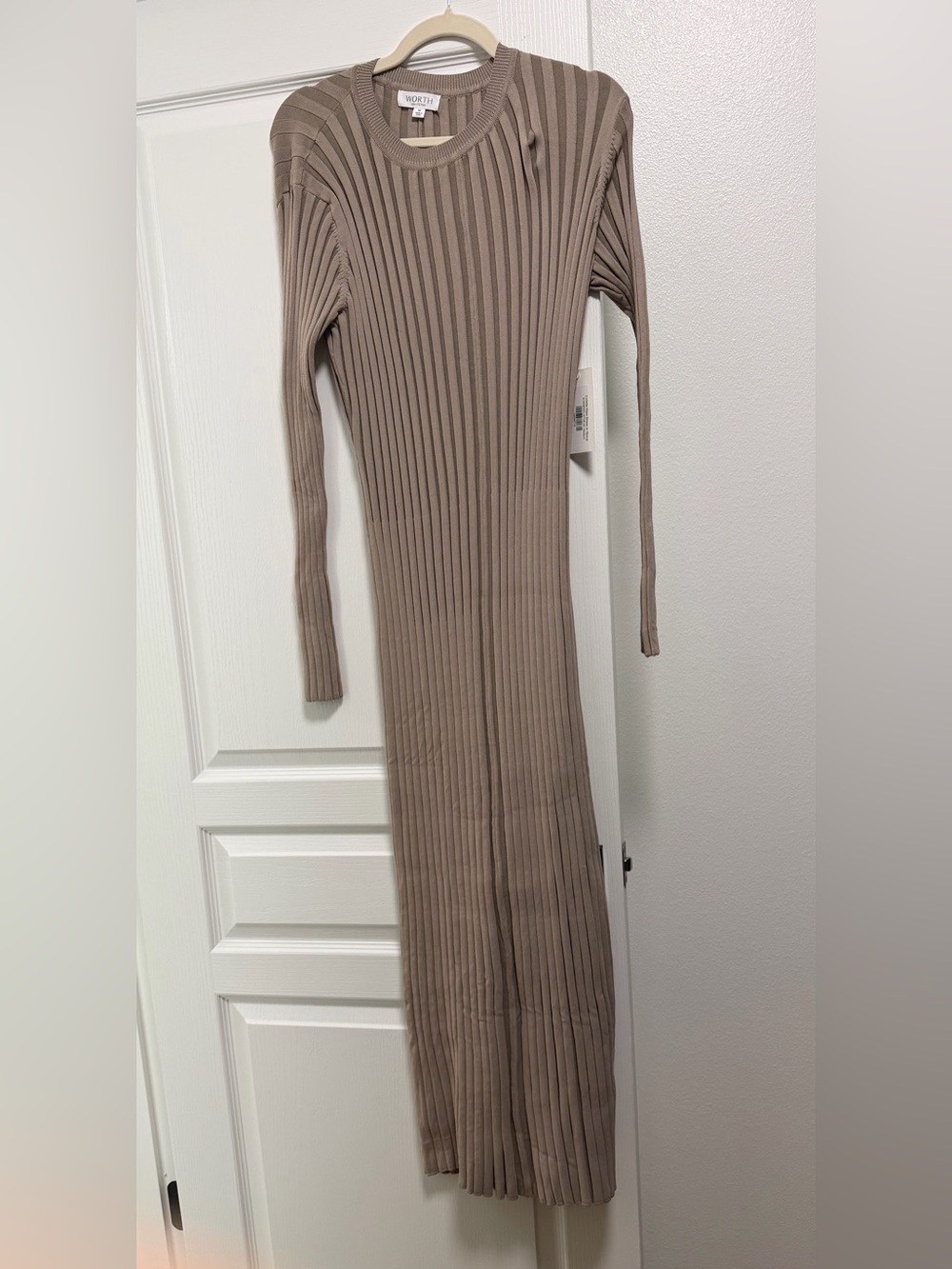 Ribbed Maxi Knit Dress in Brown – Long Sleeve, Sleek Fit - Picture 2 of 3